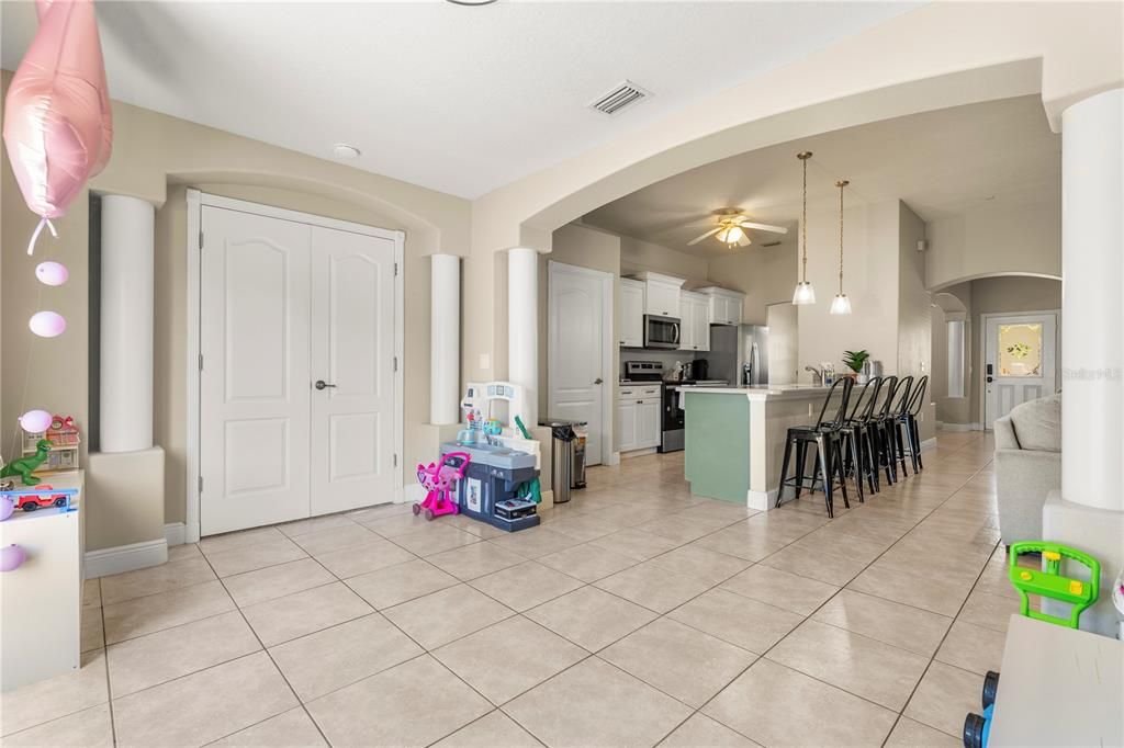 For Sale: $359,000 (4 beds, 2 baths, 1962 Square Feet)