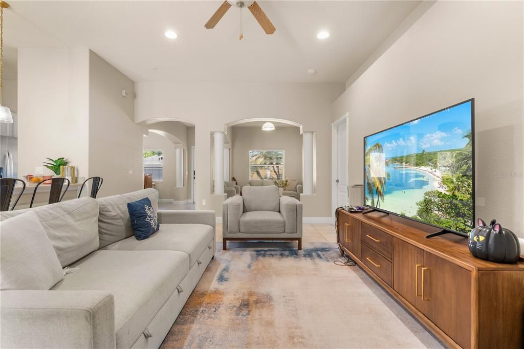 For Sale: $359,000 (4 beds, 2 baths, 1962 Square Feet)