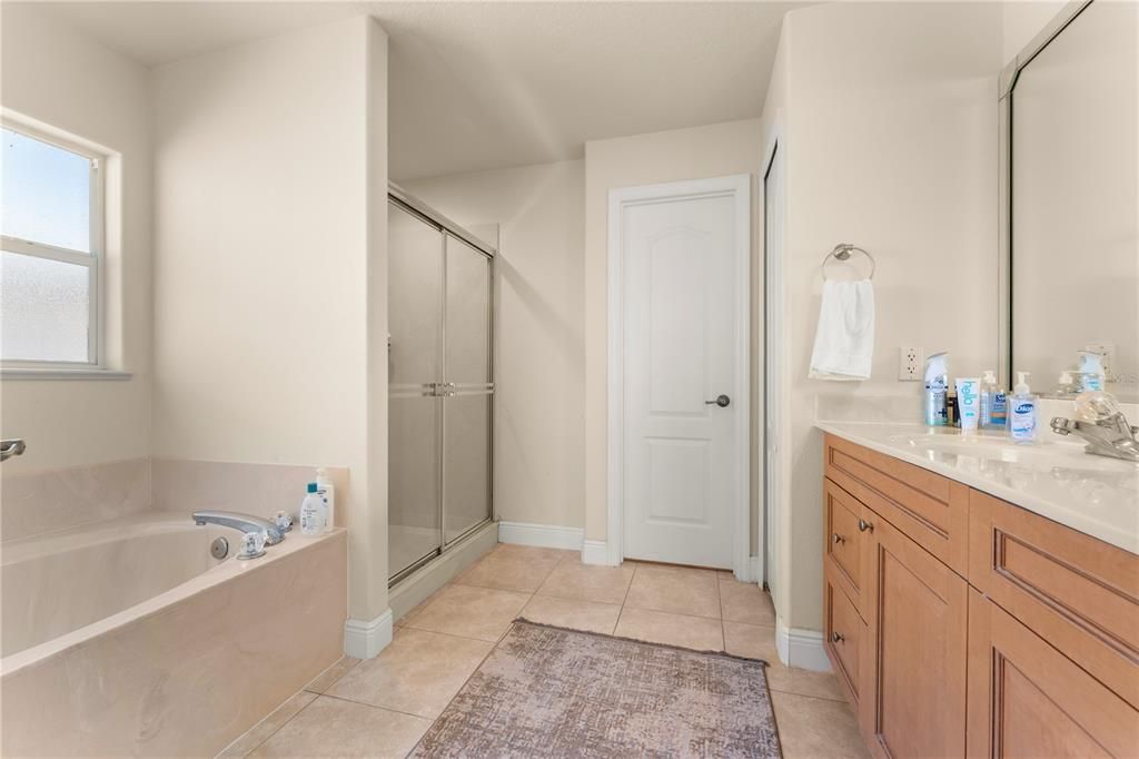 For Sale: $359,000 (4 beds, 2 baths, 1962 Square Feet)