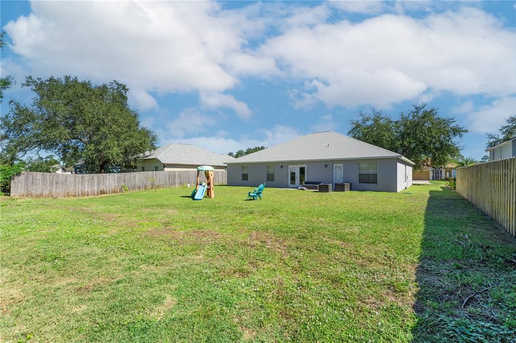 For Sale: $359,000 (4 beds, 2 baths, 1962 Square Feet)