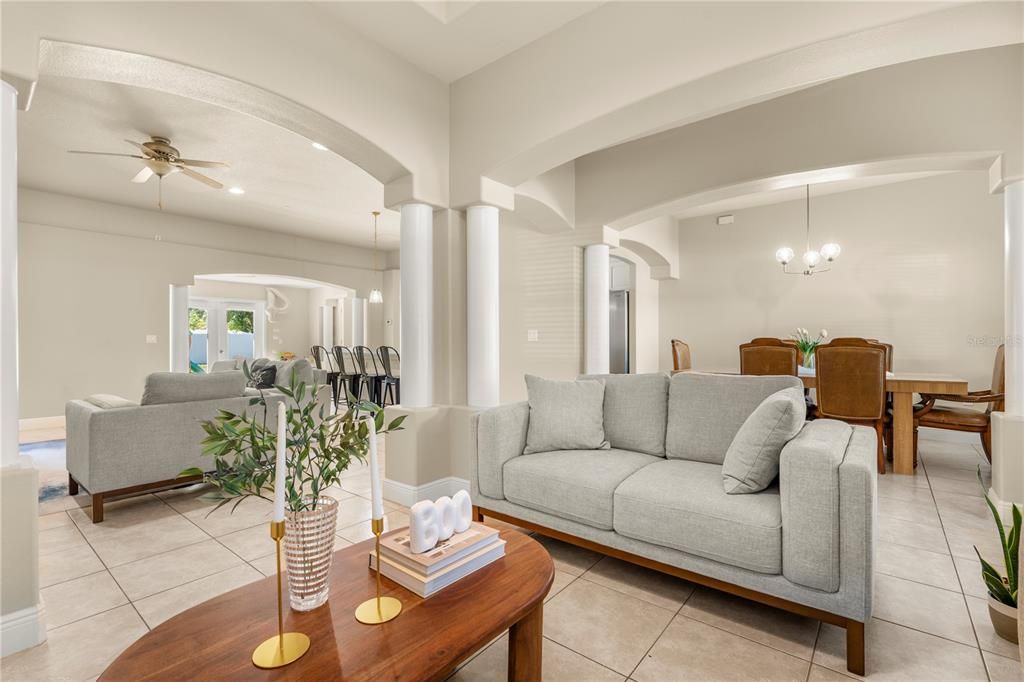 For Sale: $359,000 (4 beds, 2 baths, 1962 Square Feet)