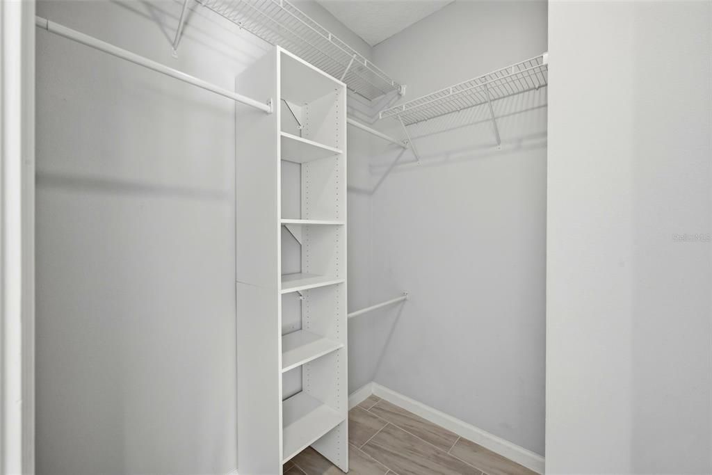 Activo con contrato: $449,900 (4 camas, 3 baños, 2504 Pies cuadrados)