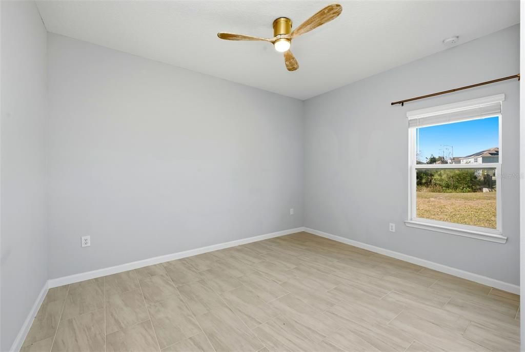 Activo con contrato: $449,900 (4 camas, 3 baños, 2504 Pies cuadrados)