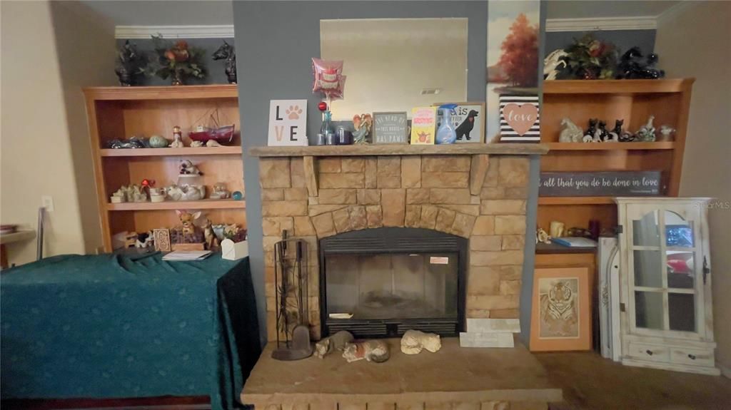 На продажу: $194,900 (3 спален, 2 ванн, 1984 Квадратных фут)