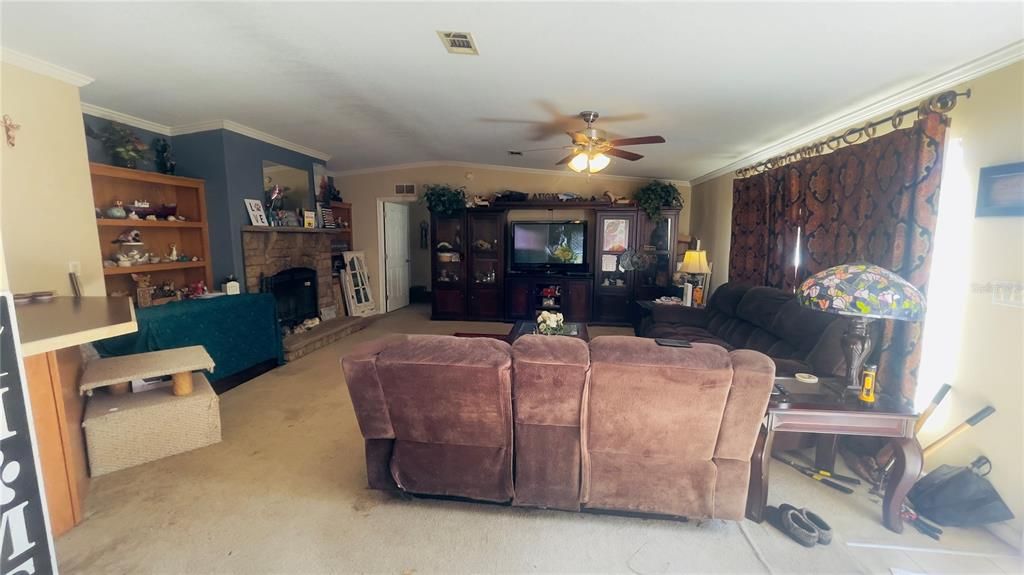 На продажу: $194,900 (3 спален, 2 ванн, 1984 Квадратных фут)