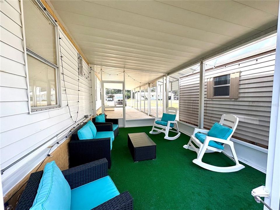 For Sale: $174,900 (2 beds, 1 baths, 728 Square Feet)