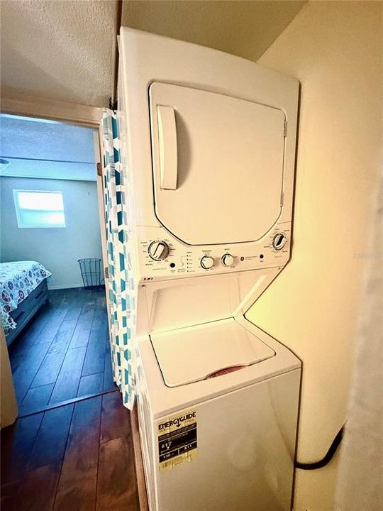 For Sale: $174,900 (2 beds, 1 baths, 728 Square Feet)