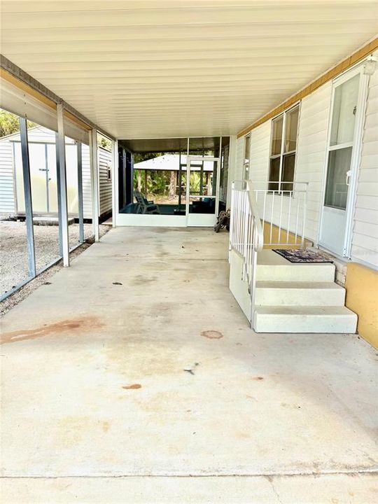 For Sale: $174,900 (2 beds, 1 baths, 728 Square Feet)