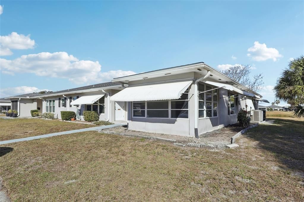 For Sale: $205,000 (2 beds, 2 baths, 1127 Square Feet)