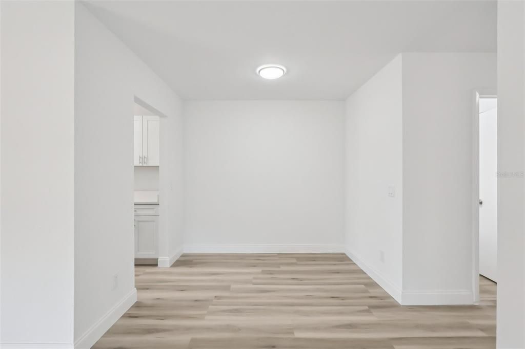 For Sale: $205,000 (2 beds, 2 baths, 1127 Square Feet)
