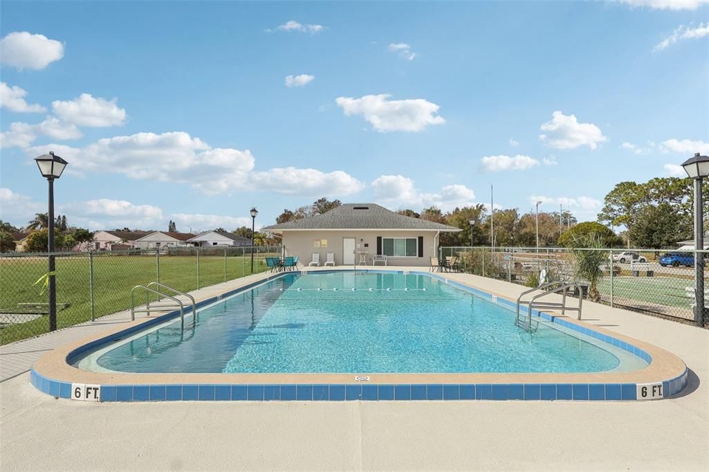 For Sale: $205,000 (2 beds, 2 baths, 1127 Square Feet)