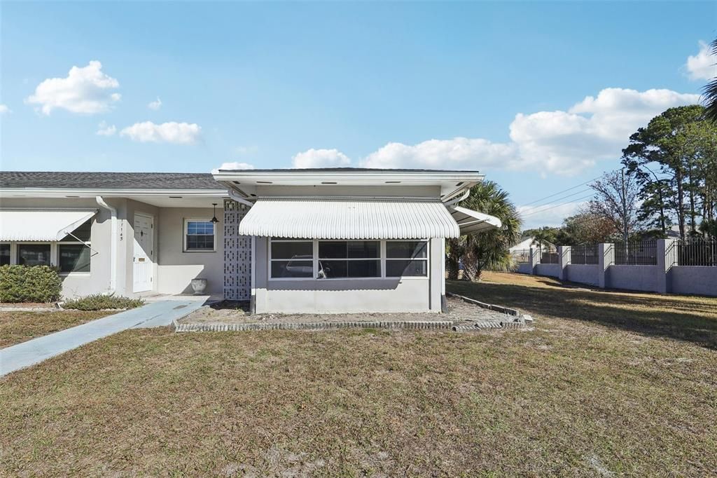 For Sale: $205,000 (2 beds, 2 baths, 1127 Square Feet)