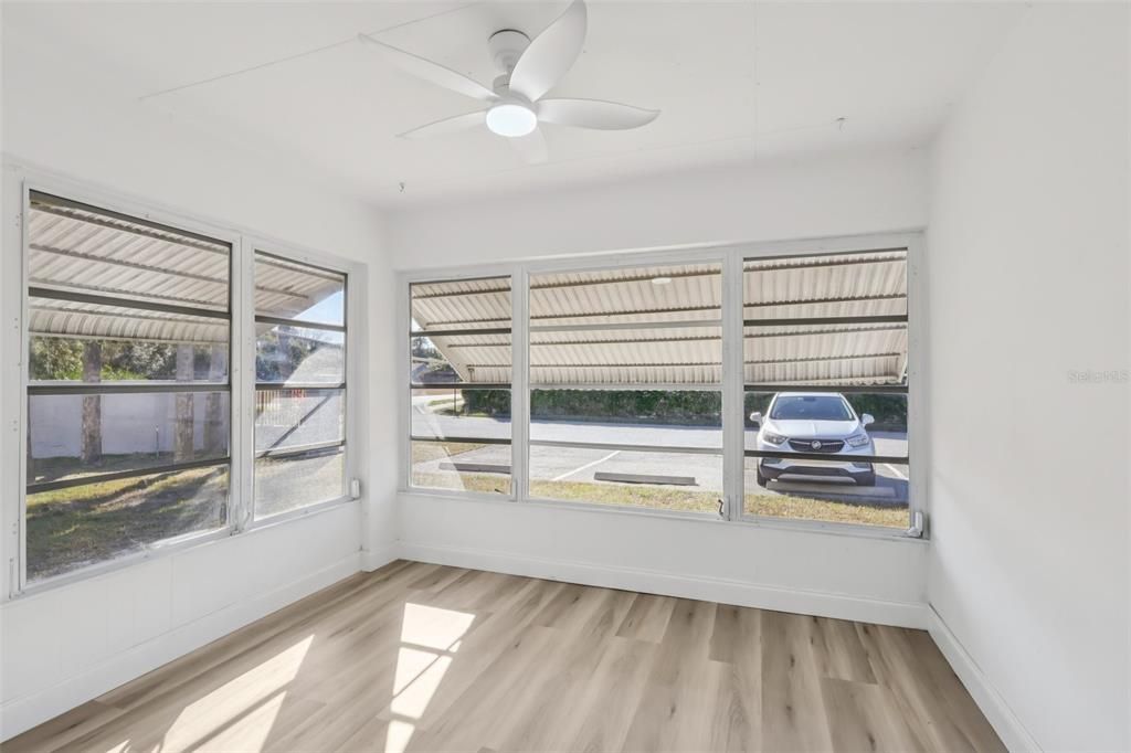 For Sale: $205,000 (2 beds, 2 baths, 1127 Square Feet)
