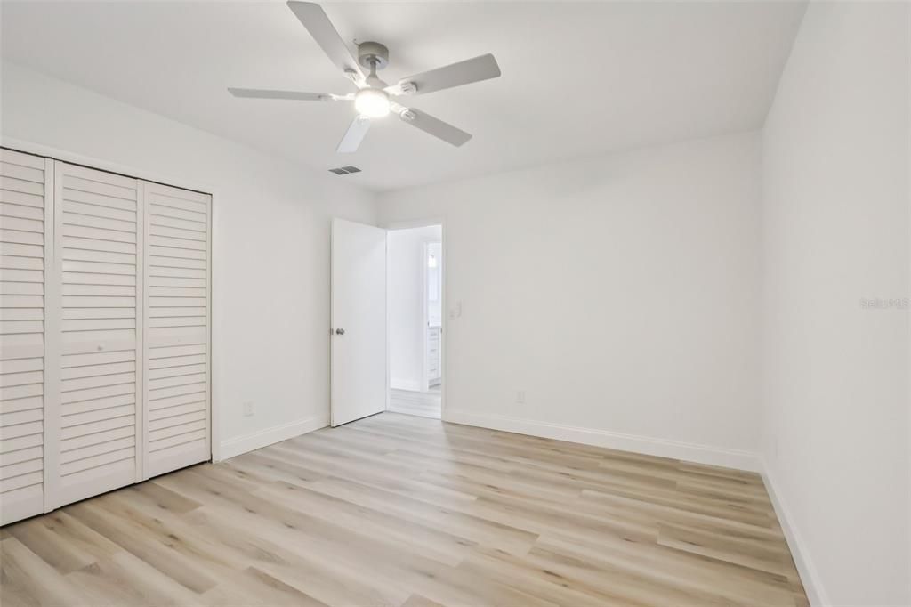 For Sale: $205,000 (2 beds, 2 baths, 1127 Square Feet)