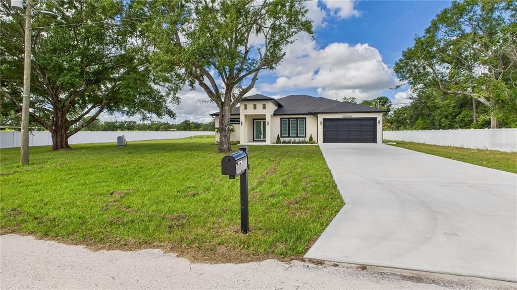 For Sale: $850,000 (4 beds, 3 baths, 2363 Square Feet)