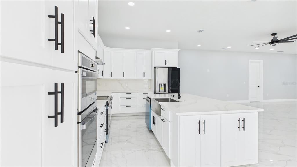 For Sale: $850,000 (4 beds, 3 baths, 2363 Square Feet)