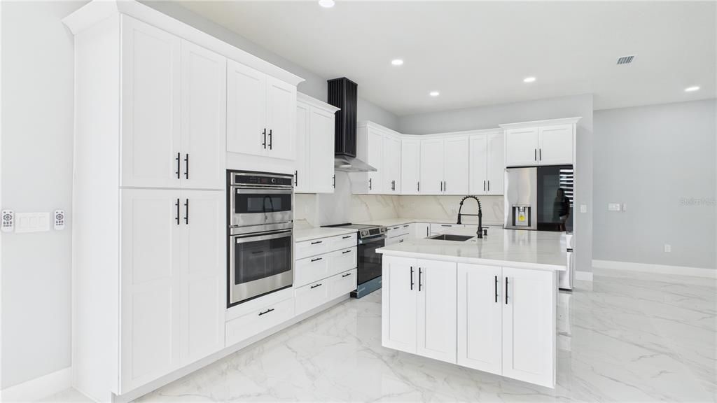 For Sale: $850,000 (4 beds, 3 baths, 2363 Square Feet)