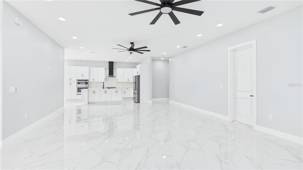 For Sale: $850,000 (4 beds, 3 baths, 2363 Square Feet)