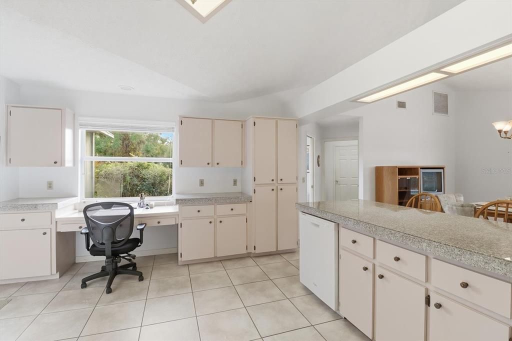 Active With Contract: $399,000 (3 beds, 2 baths, 2297 Square Feet)