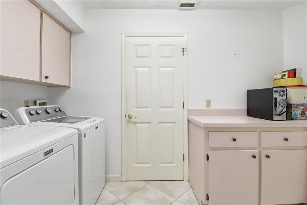 Active With Contract: $399,000 (3 beds, 2 baths, 2297 Square Feet)