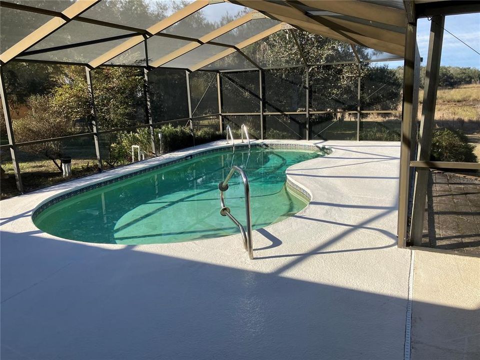 Active With Contract: $399,000 (3 beds, 2 baths, 2297 Square Feet)