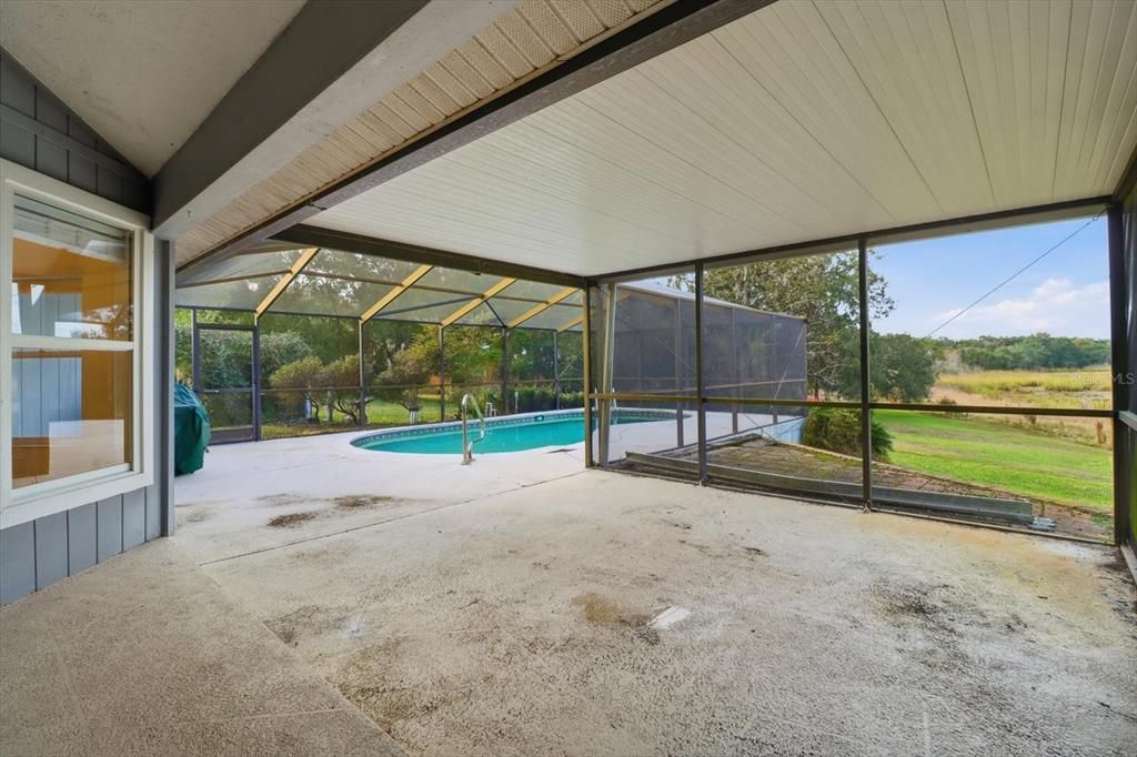 Active With Contract: $399,000 (3 beds, 2 baths, 2297 Square Feet)