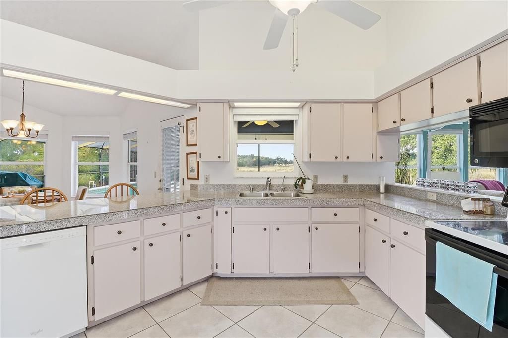 Active With Contract: $399,000 (3 beds, 2 baths, 2297 Square Feet)