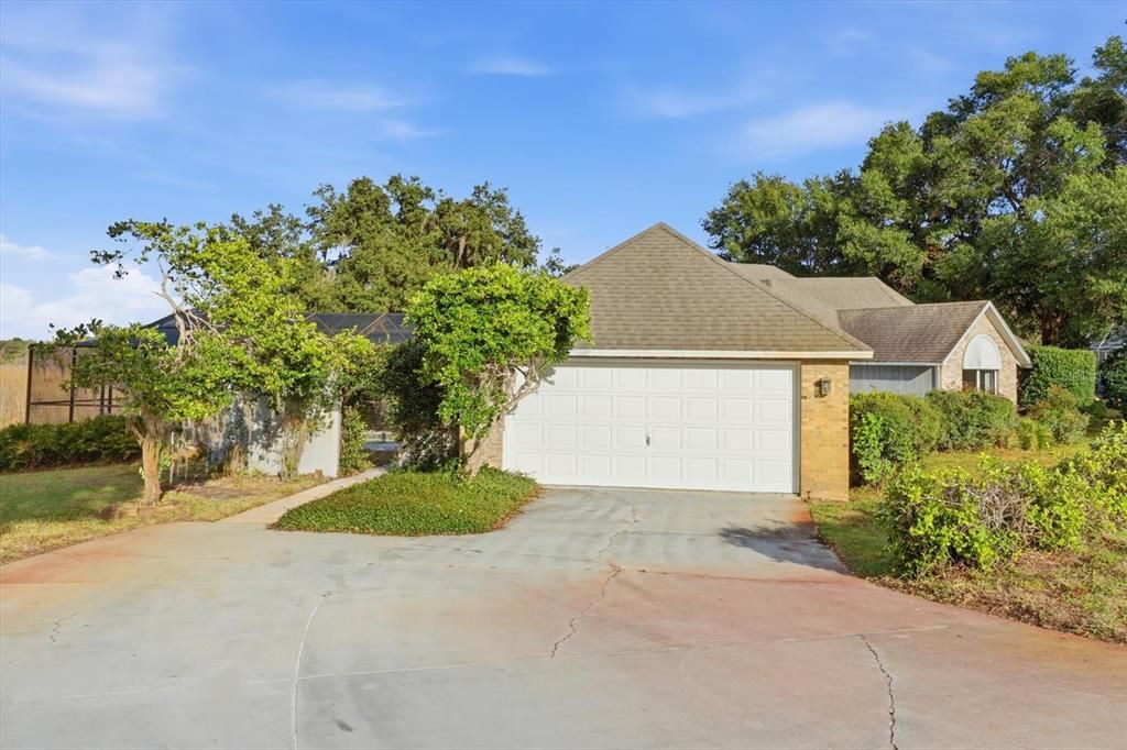 Active With Contract: $399,000 (3 beds, 2 baths, 2297 Square Feet)
