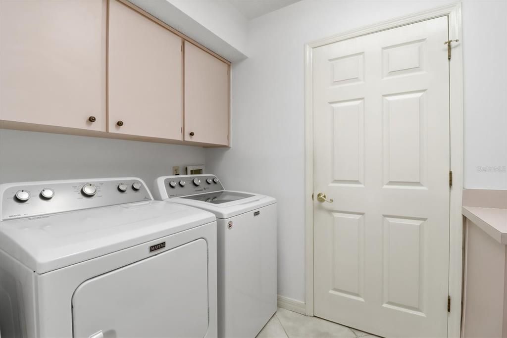 Active With Contract: $399,000 (3 beds, 2 baths, 2297 Square Feet)