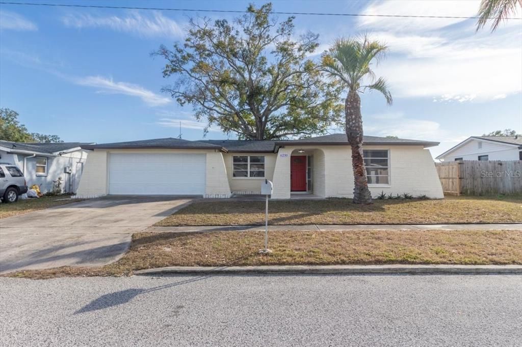 Vendido Recientemente: $289,900 (3 camas, 2 baños, 1349 Pies cuadrados)