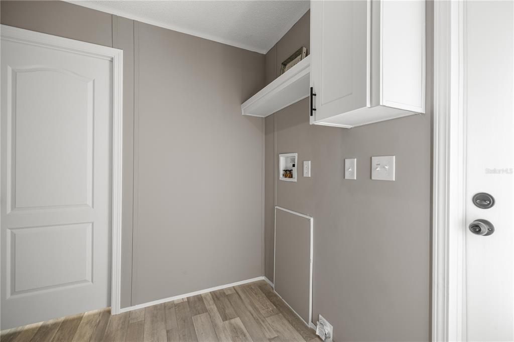 На продажу: $207,999 (3 спален, 2 ванн, 1352 Квадратных фут)