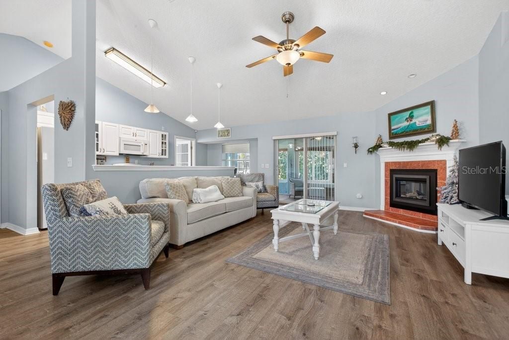 For Sale: $730,000 (3 beds, 2 baths, 1760 Square Feet)