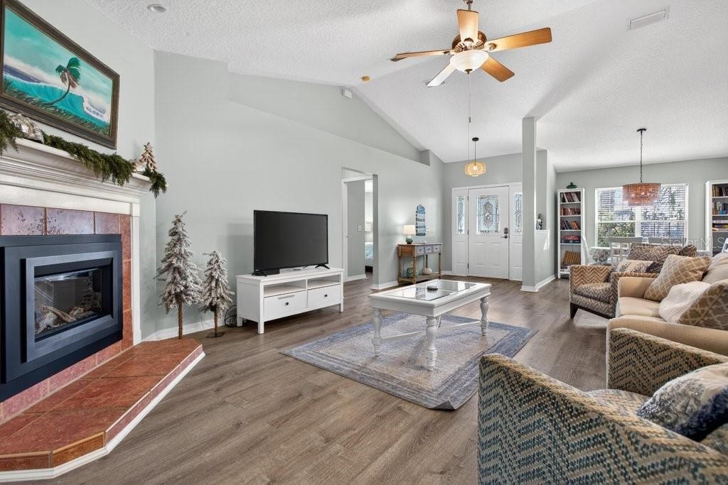 For Sale: $730,000 (3 beds, 2 baths, 1760 Square Feet)