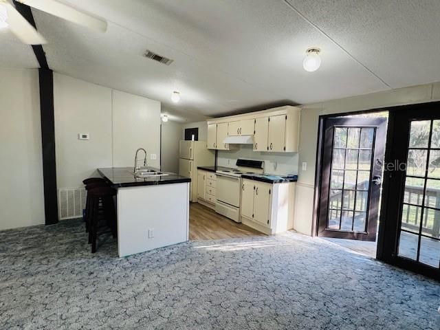 En Venta: $124,400 (2 camas, 2 baños, 960 Pies cuadrados)