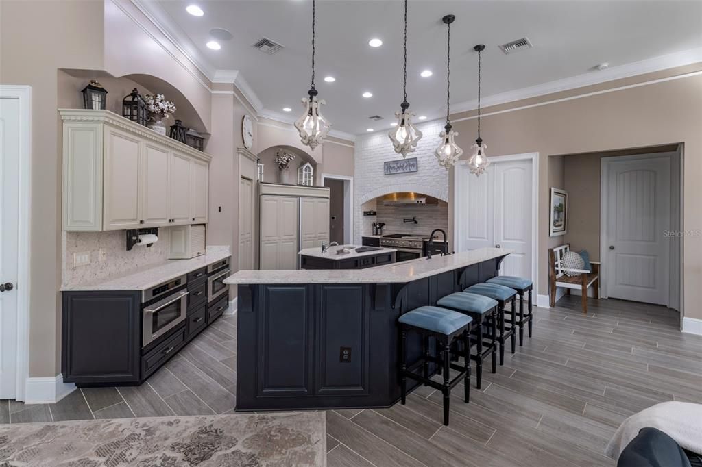 For Sale: $3,499,000 (10 beds, 7 baths, 9881 Square Feet)
