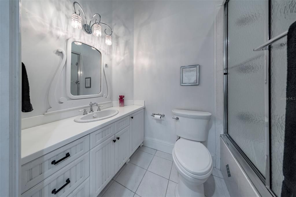 For Sale: $3,499,000 (10 beds, 7 baths, 9881 Square Feet)