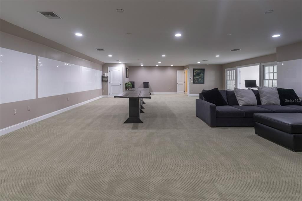 For Sale: $3,499,000 (10 beds, 7 baths, 9881 Square Feet)