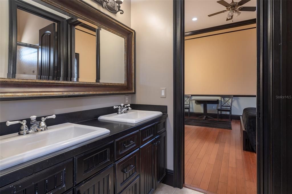For Sale: $3,499,000 (10 beds, 7 baths, 9881 Square Feet)