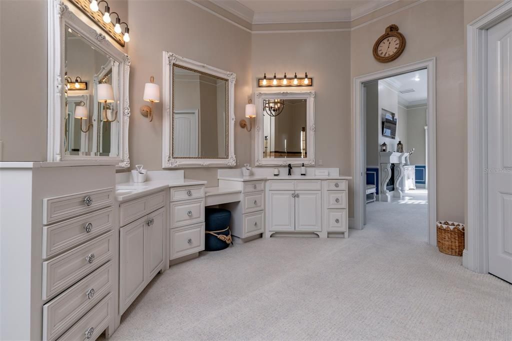 For Sale: $3,499,000 (10 beds, 7 baths, 9881 Square Feet)