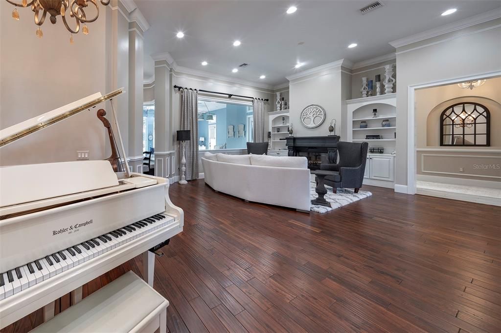 For Sale: $3,499,000 (10 beds, 7 baths, 9881 Square Feet)