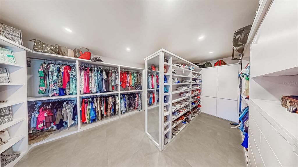 En Venta: $4,999,000 (4 camas, 6 baños, 4706 Pies cuadrados)