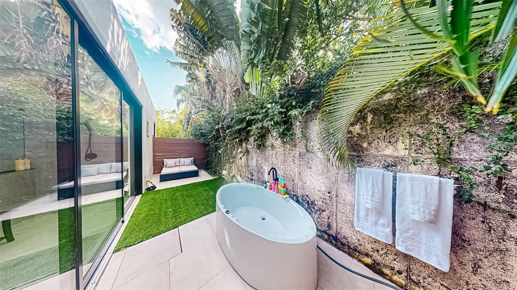 En Venta: $4,999,000 (4 camas, 6 baños, 4706 Pies cuadrados)
