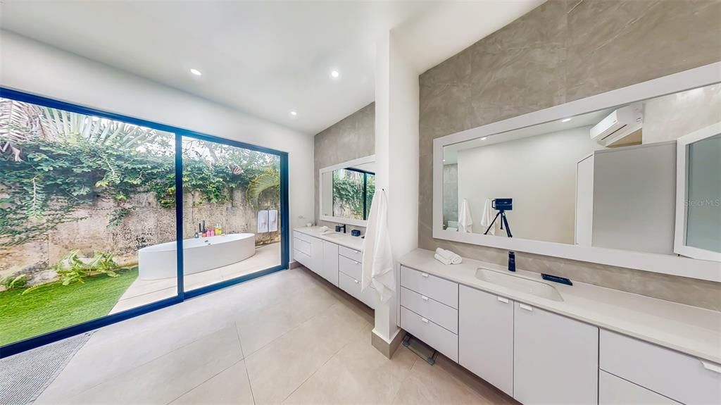 En Venta: $4,999,000 (4 camas, 6 baños, 4706 Pies cuadrados)