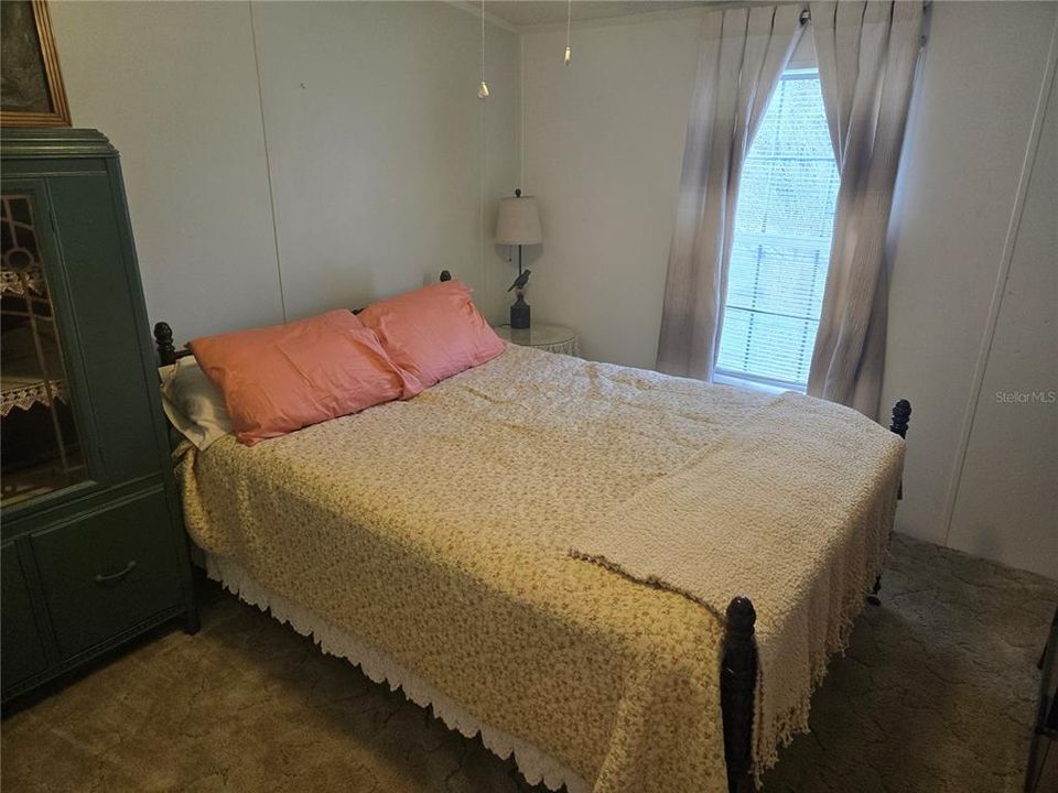 For Sale: $220,000 (3 beds, 2 baths, 1296 Square Feet)