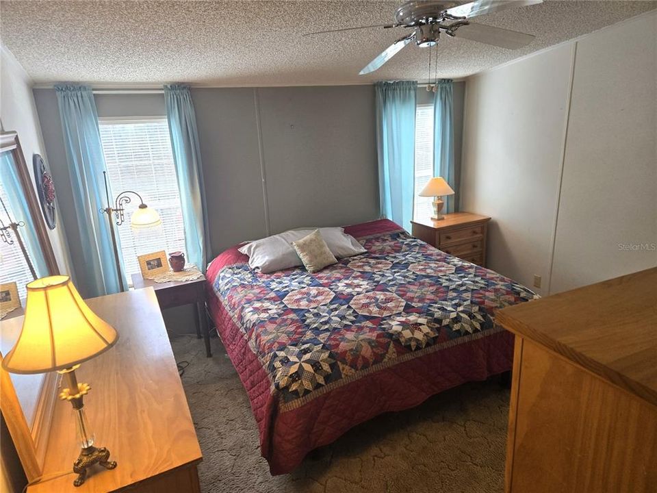 For Sale: $220,000 (3 beds, 2 baths, 1296 Square Feet)