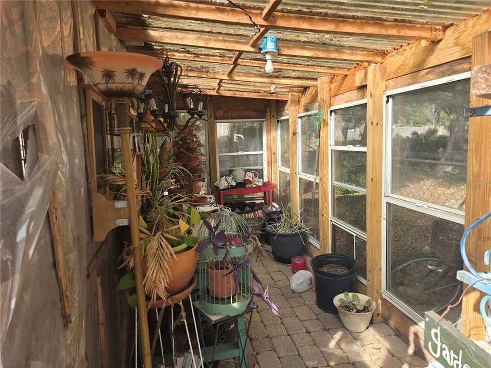 For Sale: $220,000 (3 beds, 2 baths, 1296 Square Feet)