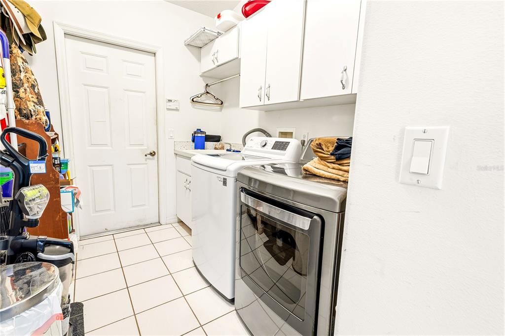 Activo con contrato: $344,999 (3 camas, 2 baños, 2088 Pies cuadrados)