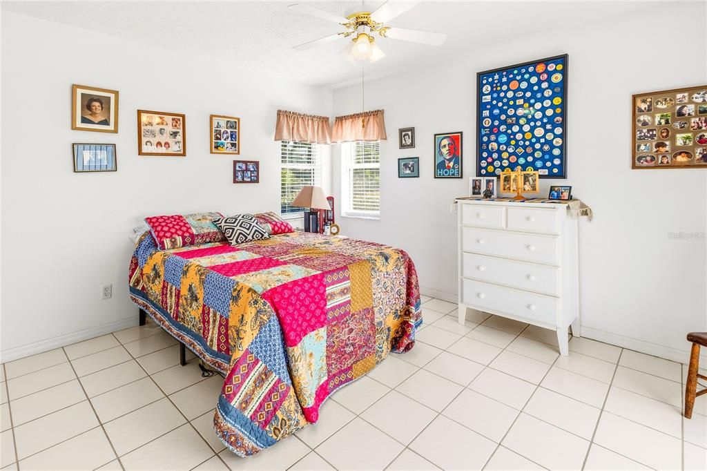 Activo con contrato: $344,999 (3 camas, 2 baños, 2088 Pies cuadrados)