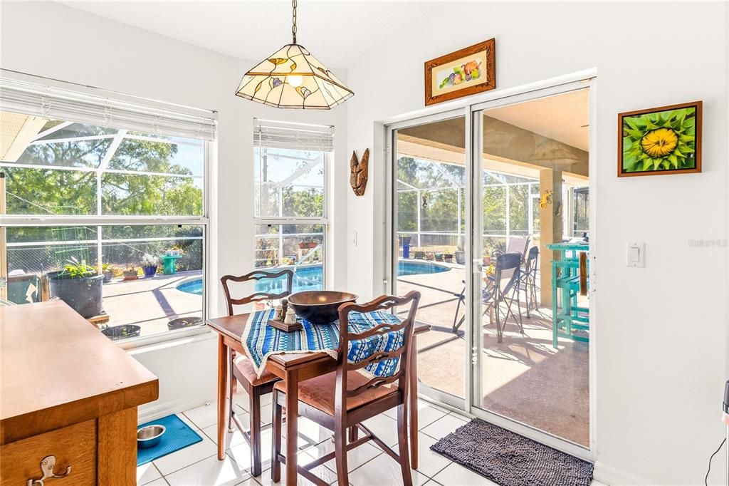 Activo con contrato: $344,999 (3 camas, 2 baños, 2088 Pies cuadrados)