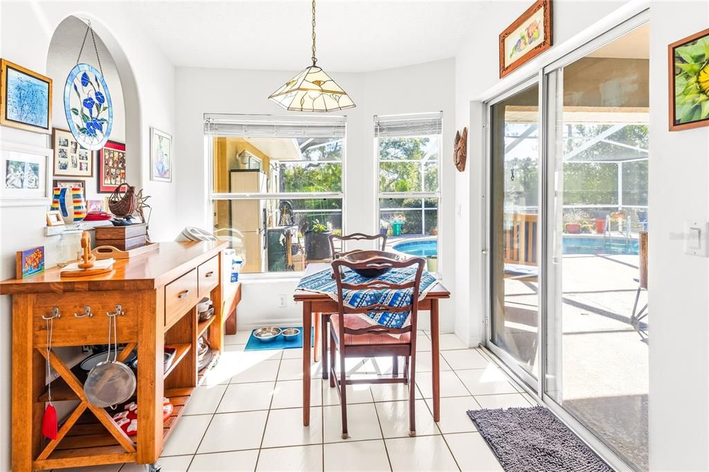 Activo con contrato: $344,999 (3 camas, 2 baños, 2088 Pies cuadrados)